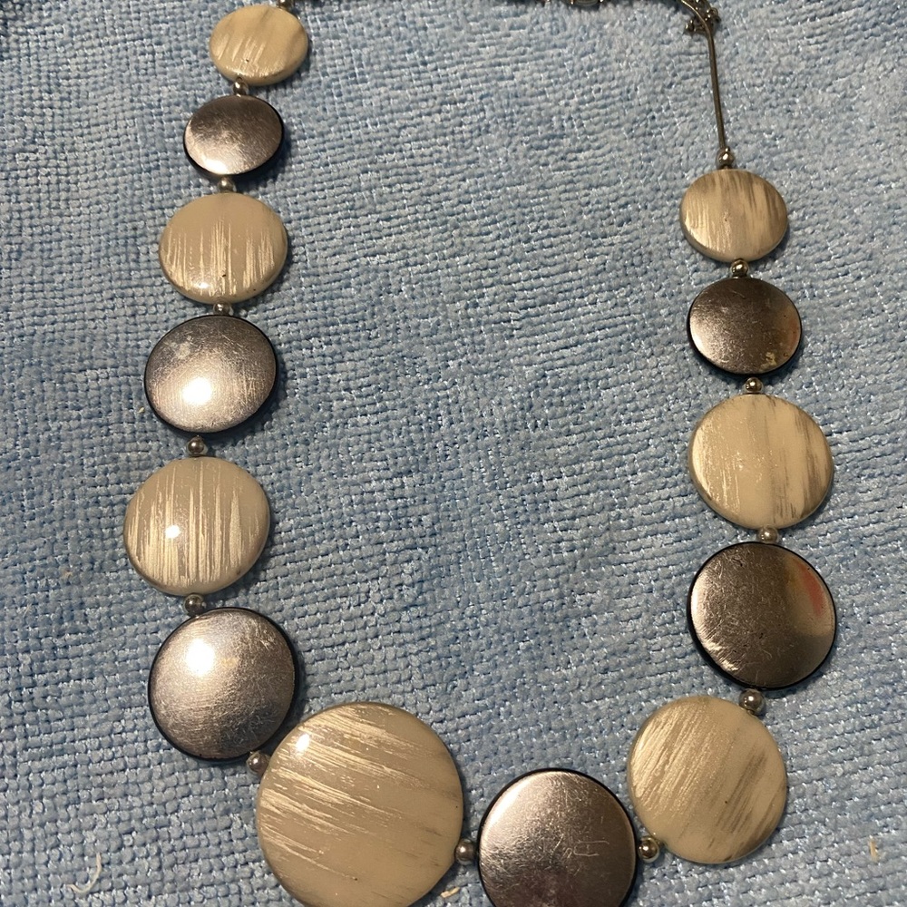Elegant Silver and Cream Necklace